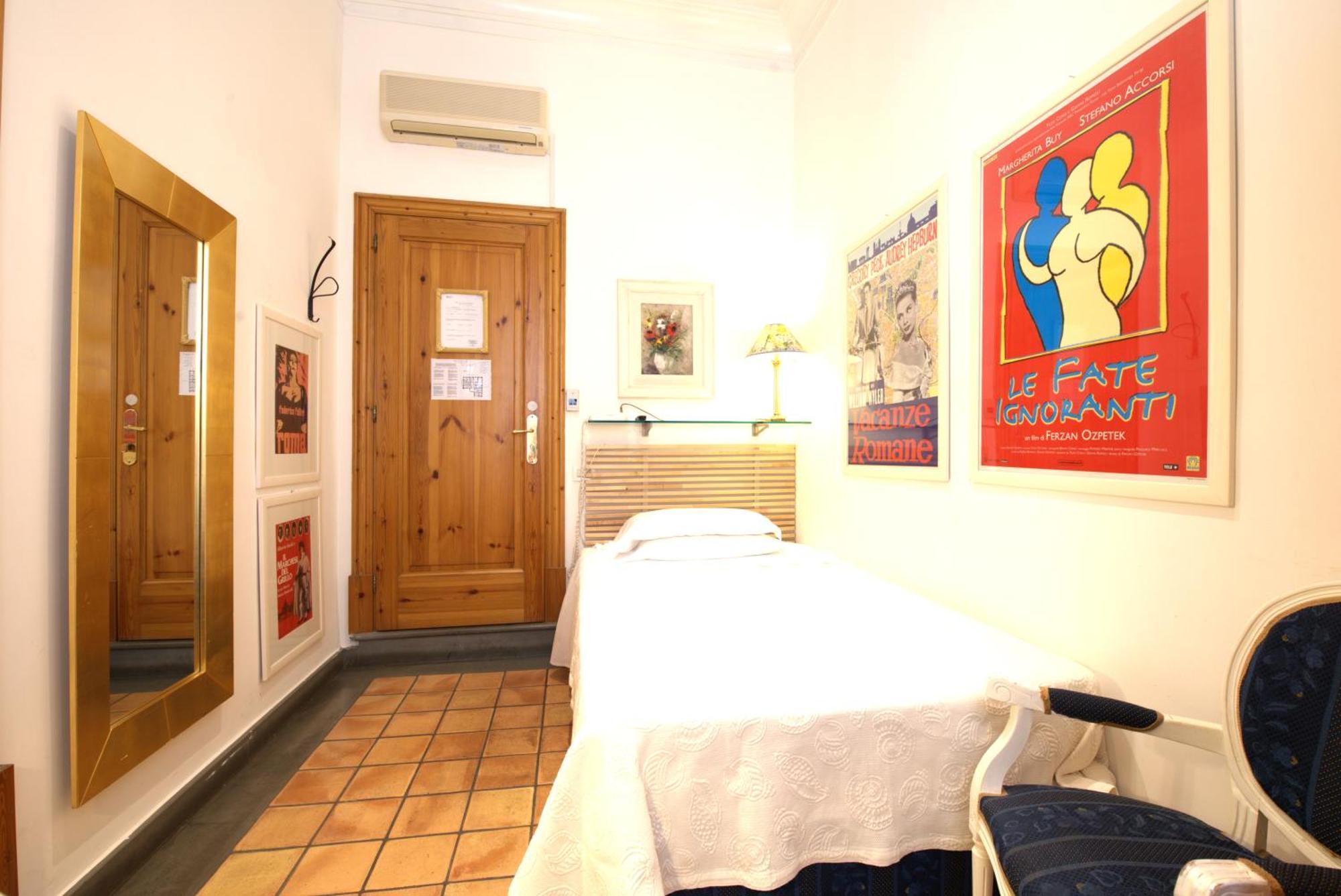 Hotel Locanda Cairoli Rome Exterior photo